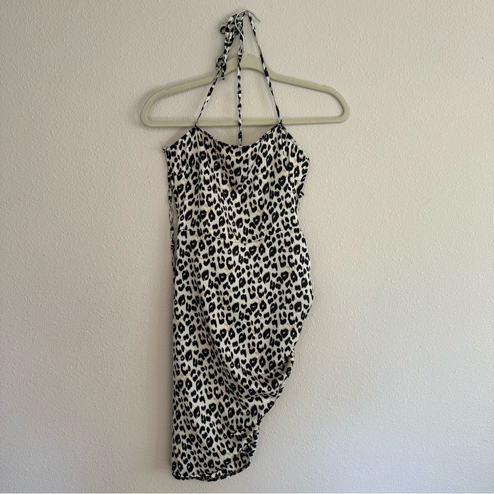 Cheetah Open back ruched dress size Medium